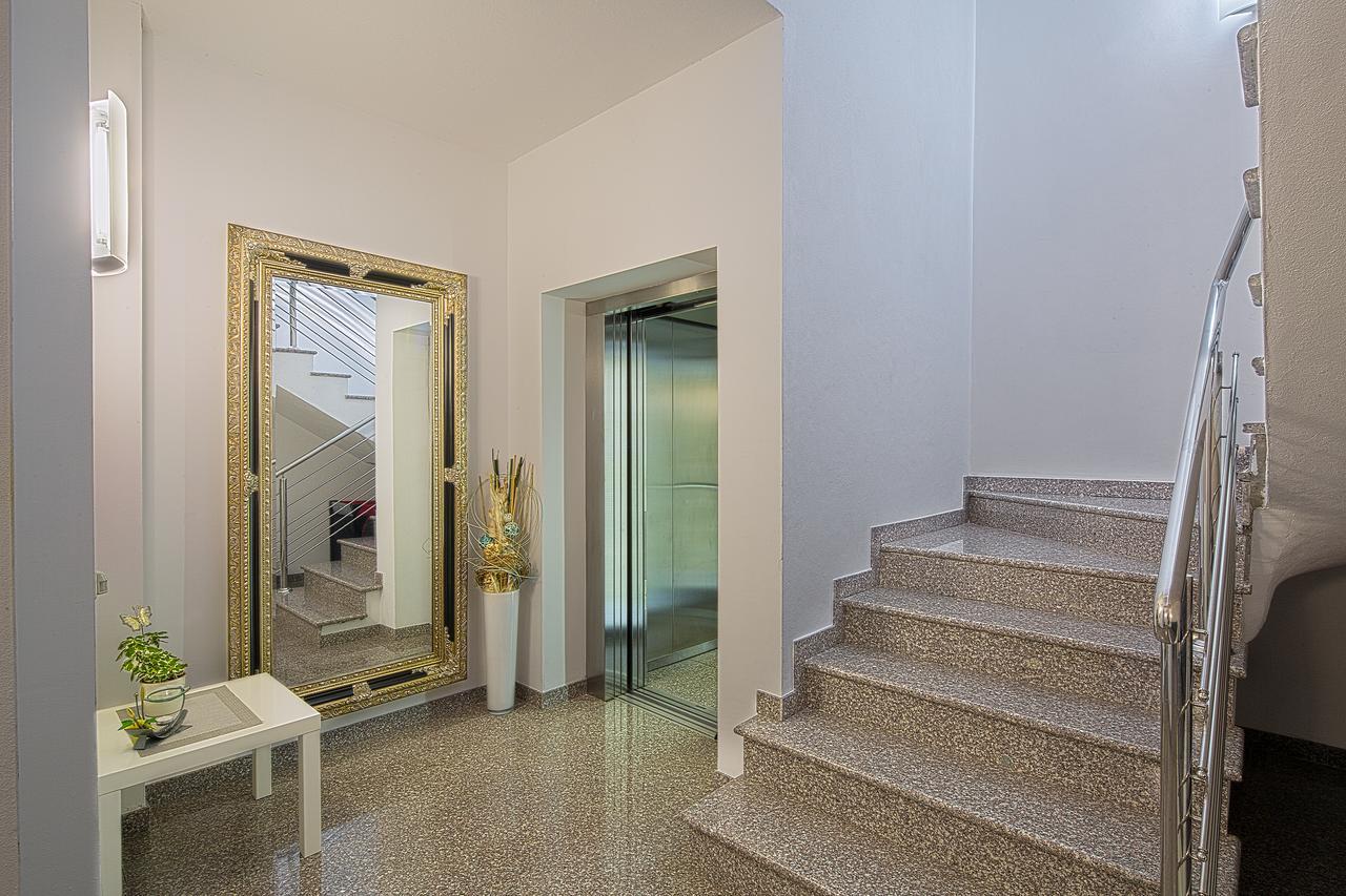 Montelux Apartments Budva Extérieur photo