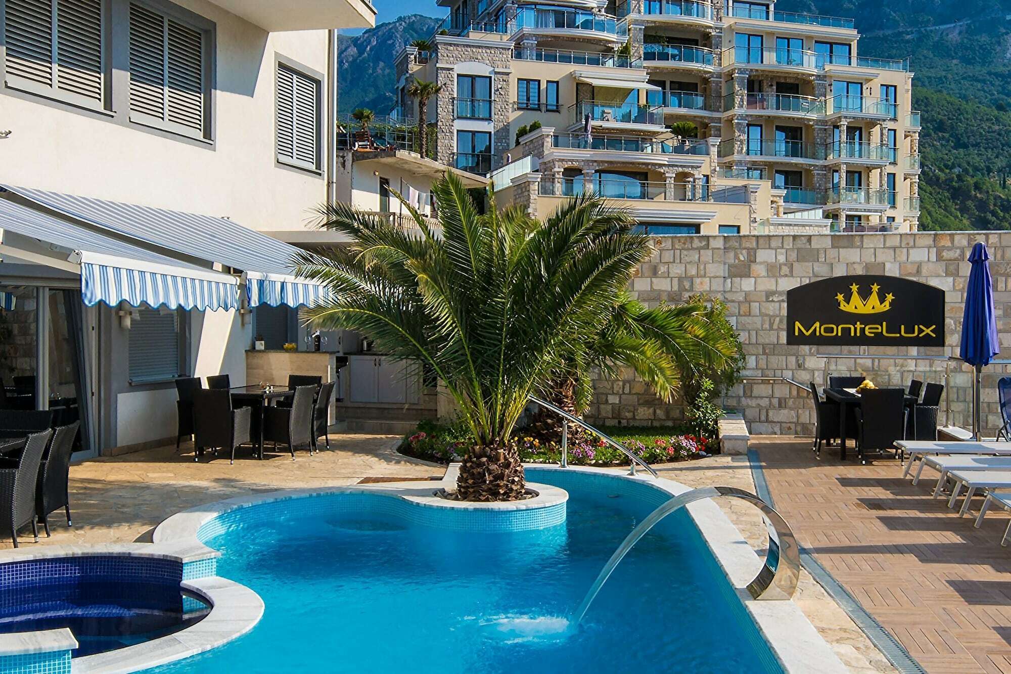 Montelux Apartments Budva Extérieur photo