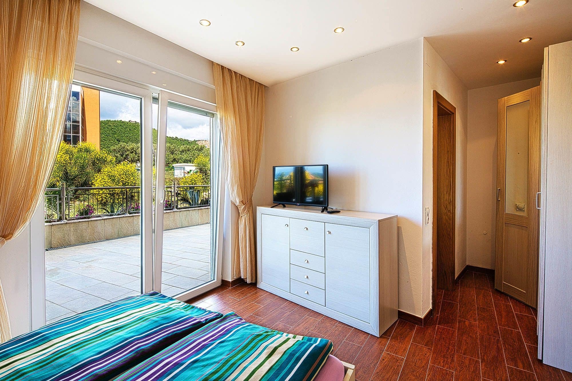 Montelux Apartments Budva Extérieur photo
